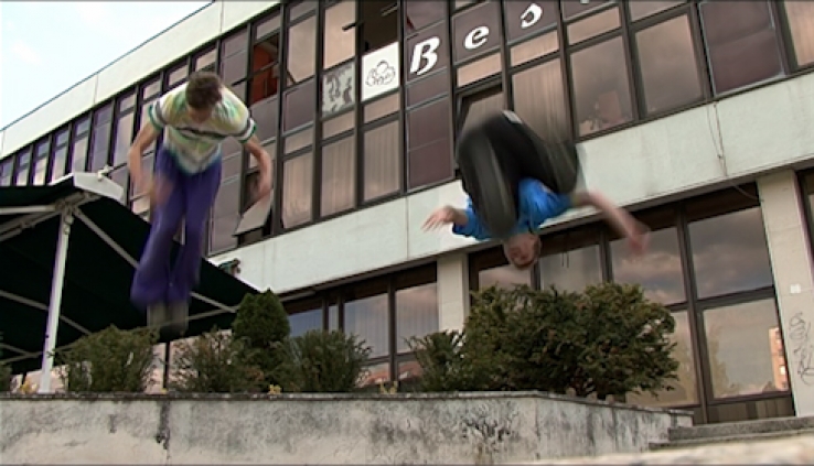 Parkour a free running - náročný sport baví žďárskou mládež