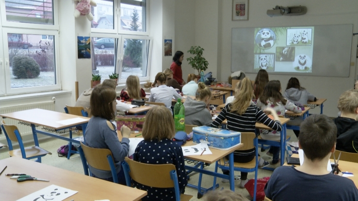 Bystřické gymnázium v minulém týdnu ovládla angličtina. Bylo plné zahraničních studentů