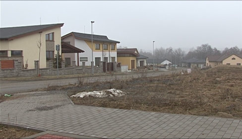 Klafarem se pohybuje podezřelý muž, policie varuje občany.